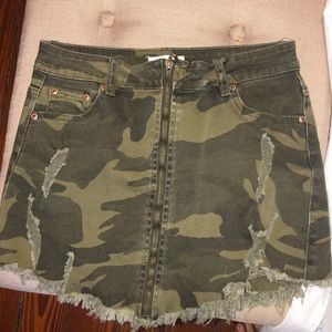 Women’s camo skirt